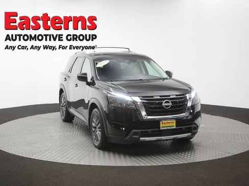 Used 2025 Nissan Pathfinder SL w/ SL Premium Package AWD/4WD image 54