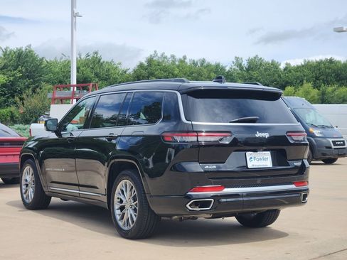 Used 2025 Jeep Grand Cherokee L Summit w/ Luxury Tech Group V AWD/4WD image 5