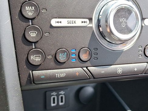 Used 2019 Ford Fusion Energi Titanium FWD image 32