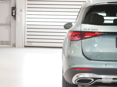 Used 2026 Mercedes-Benz GLC 300 4MATIC image 9