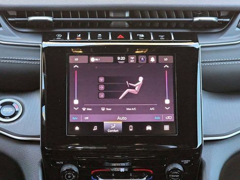 New 2025 Jeep Grand Cherokee Laredo image 23