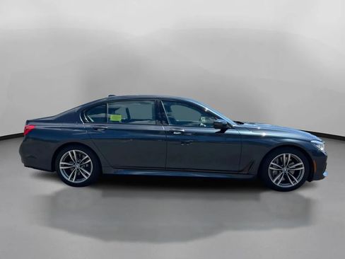 Used 2019 BMW 750i xDrive w/ Executive Package AWD/4WD image 7