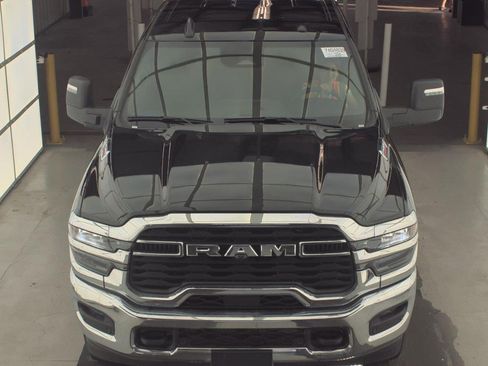 Used 2026 RAM 2500 Big Horn AWD/4WD image 3
