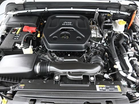 Used 2021 Jeep Wrangler Unlimited Sahara w/ Cold Weather Group image 11