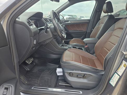 Used 2022 Volkswagen Tiguan SEL R-Line AWD/4WD image 9