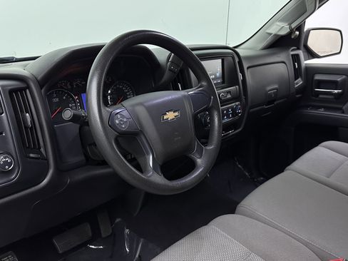 Used 2019 Chevrolet Silverado 1500 Custom w/ Custom Convenience Package RWD image 10