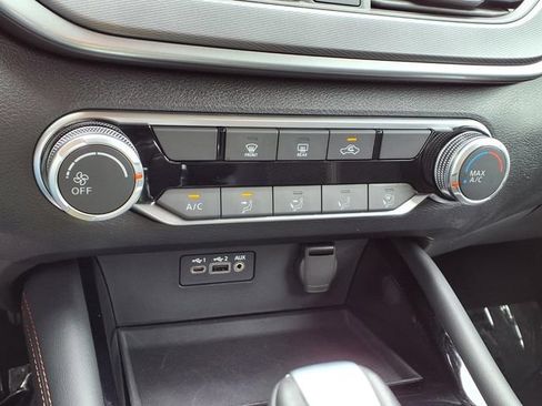 Used 2024 Nissan Altima 2.5 SR FWD image 7