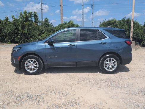 Used 2024 Chevrolet Equinox LT AWD/4WD image 2