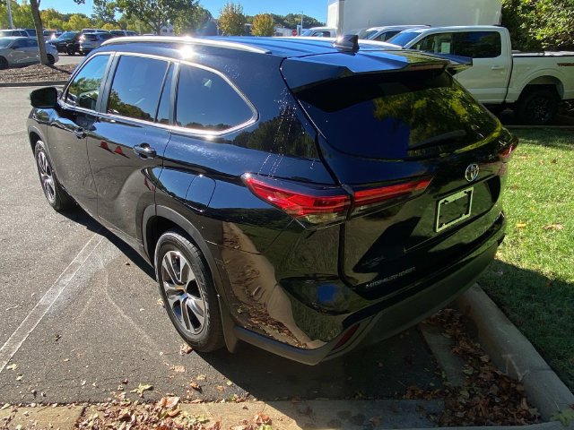 Used 2023 Toyota Highlander XLE FWD image 31