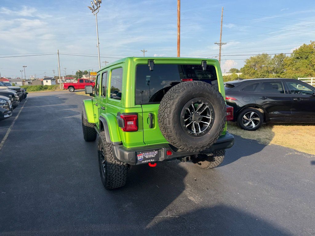 Used 2025 Jeep Wrangler Unlimited Rubicon AWD/4WD image 5