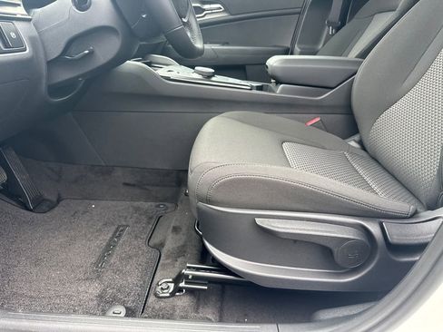 New 2026 Kia Sportage LX image 10