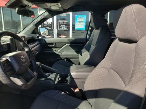 Used 2025 Toyota Tacoma SR image 15