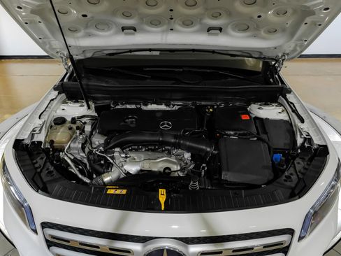 Used 2023 Mercedes-Benz GLB 250 4MATIC w/ Premium Package image 51