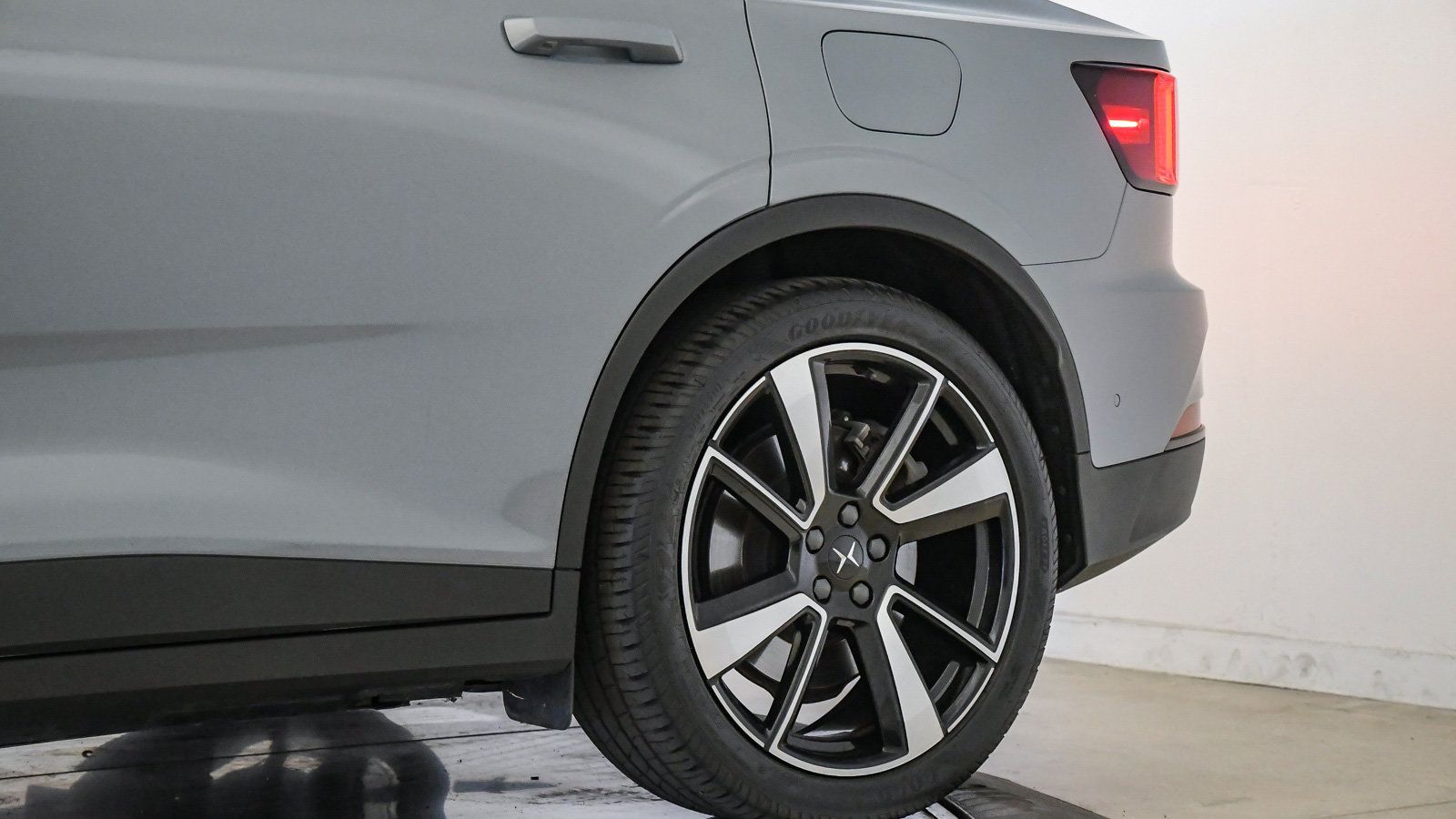 Used 2021 Polestar Polestar 2 AWD/4WD image 12