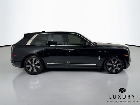 Used 2019 Rolls-Royce Cullinan image 6