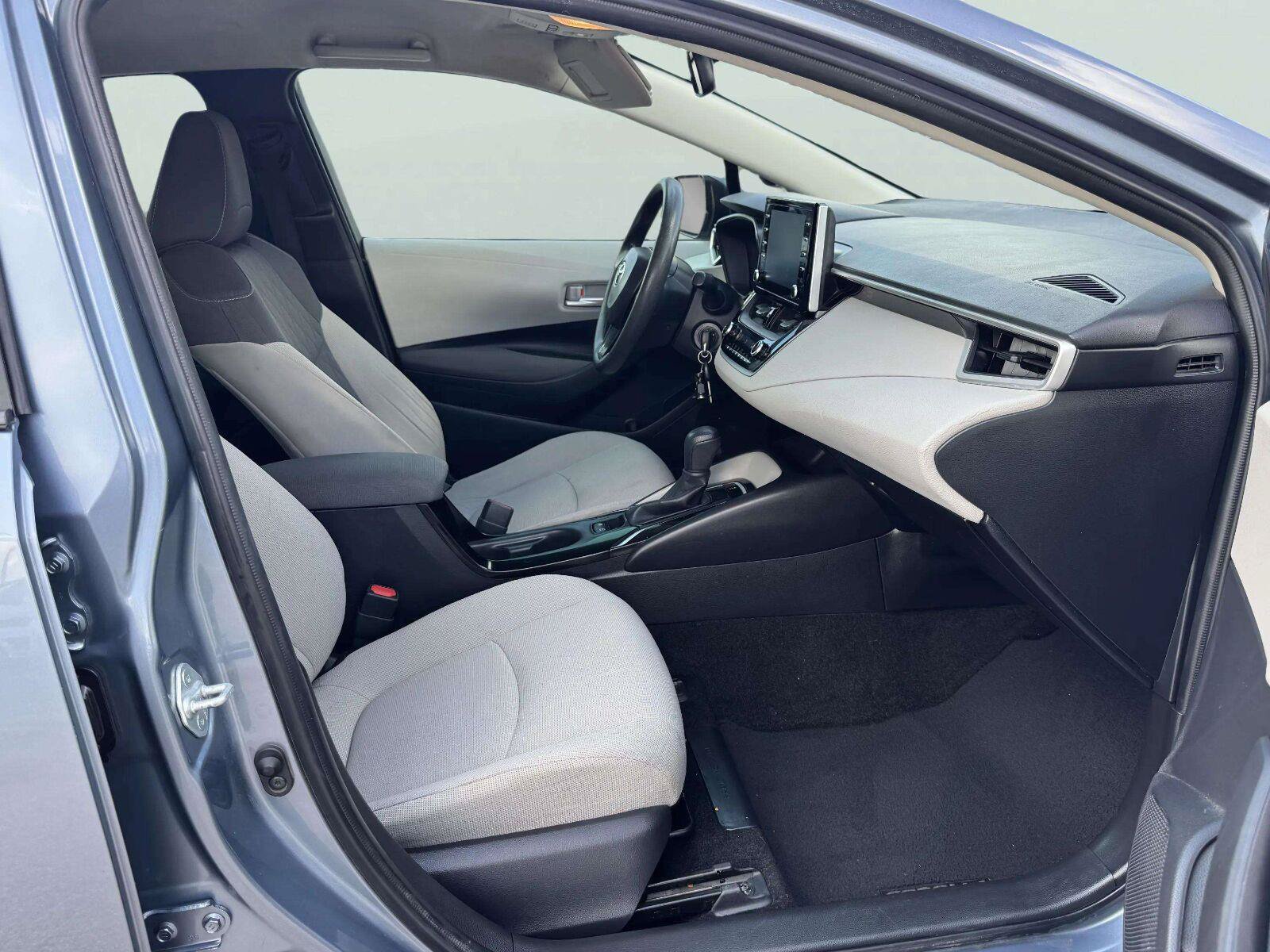 Used 2020 Toyota Corolla LE FWD image 41