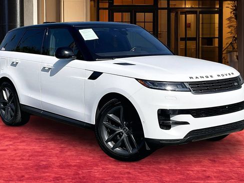 Used 2023 Land Rover Range Rover Sport SE AWD/4WD image 2