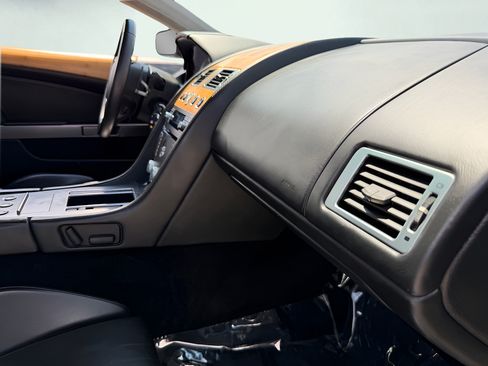 Used 2006 Aston Martin DB9 Volante RWD image 21