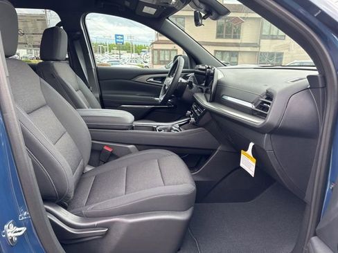 New 2026 Chevrolet Traverse LT w/ Driver Confidence Package AWD/4WD image 15