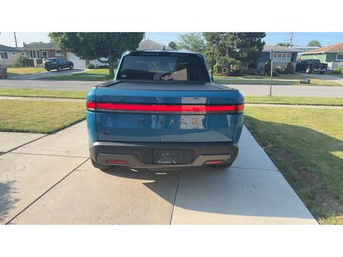 Used 2025 Rivian R1T Adventure AWD/4WD image 4