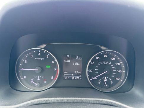 Used 2017 Hyundai Elantra SE image 8