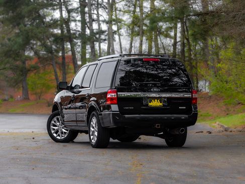 Used 2017 Ford Expedition Limited w/ Equipment Group 301A RWD image 3