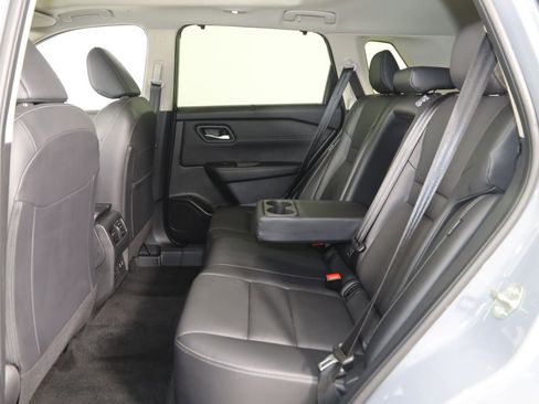 Used 2025 Nissan Rogue SL w/ Tech Package FWD image 52