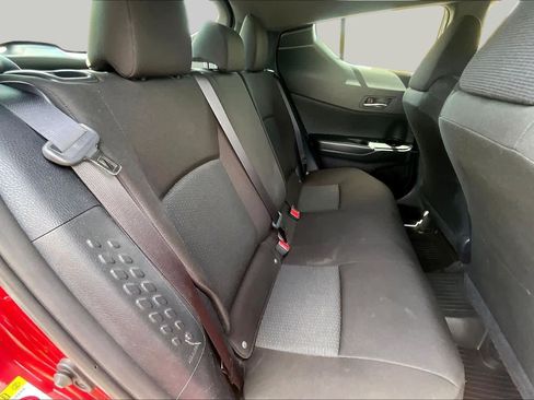 Used 2019 Toyota C-HR XLE FWD image 19
