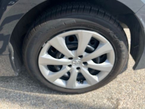 Used 2025 Toyota Corolla LE FWD image 9
