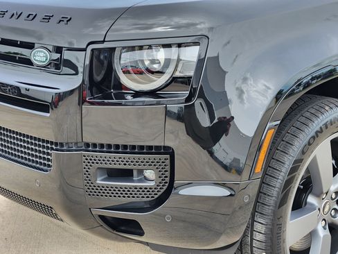 New 2025 Land Rover Defender 110 V8 image 9