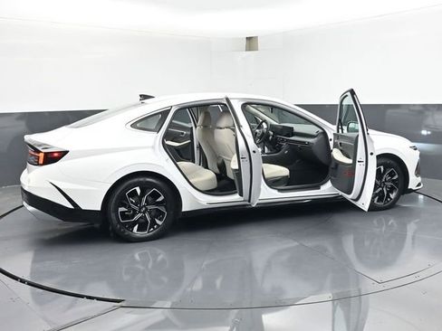 Used 2025 Hyundai Sonata SEL FWD image 46