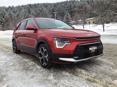 Used 2023 Kia Niro SX Touring
