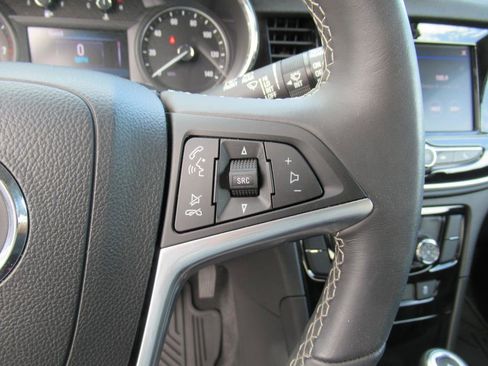 Used 2022 Buick Encore Preferred image 18