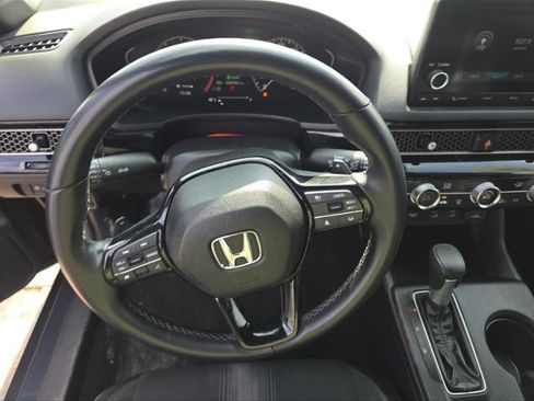 Used 2025 Honda Civic Sport image 4