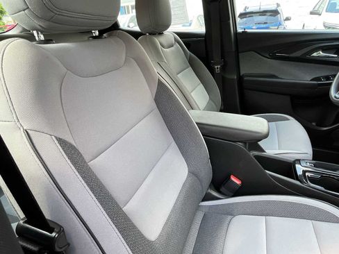 Used 2021 Chevrolet TrailBlazer LS FWD image 22
