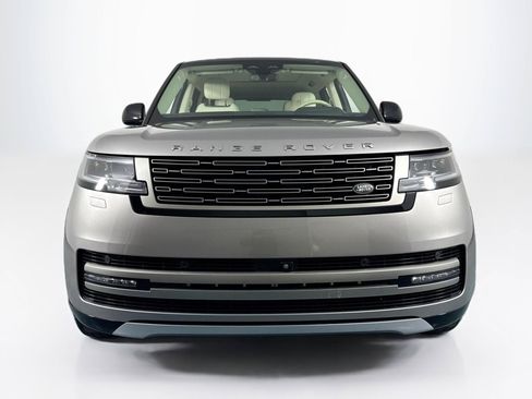 Used 2024 Land Rover Range Rover SE AWD/4WD image 2