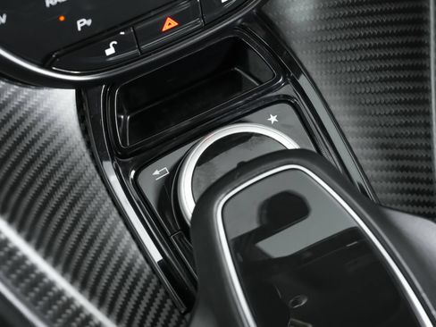 Used 2019 Aston Martin DB11 Coupe RWD image 28