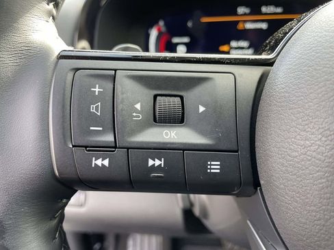 Used 2024 Nissan Pathfinder Platinum w/ Cargo Package image 21