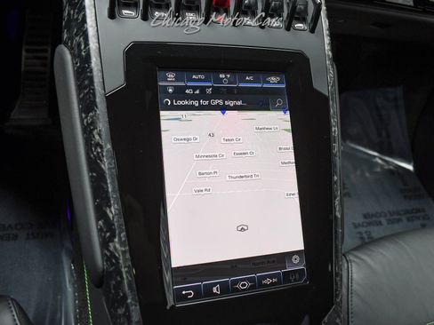 Used 2020 Lamborghini Huracan EVO image 15