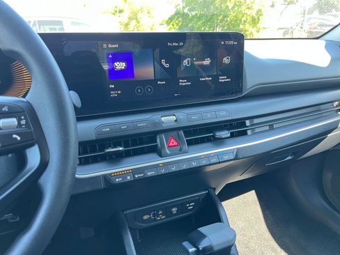 Used 2025 Kia K4 LXS image 17