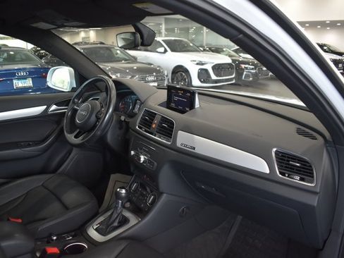 Used 2017 Audi Q3 2.0T Premium w/ Convenience Package AWD/4WD image 25
