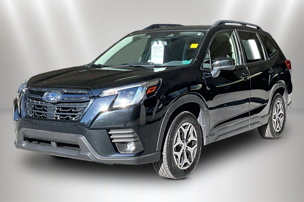Used 2024 Subaru Forester Premium AWD/4WD image 3