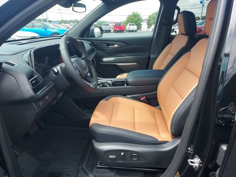 New 2027 Chevrolet Traverse Z71 w/ LPO, Floor Liner Package AWD/4WD image 13