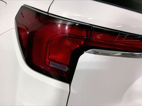 Used 2025 GMC Terrain Elevation AWD/4WD image 28