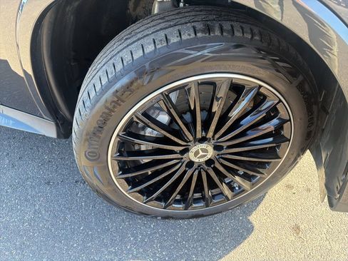 Used 2024 Mercedes-Benz GLC 300 4MATIC image 9