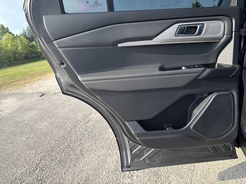 New 2026 Ford Explorer Active RWD image 24