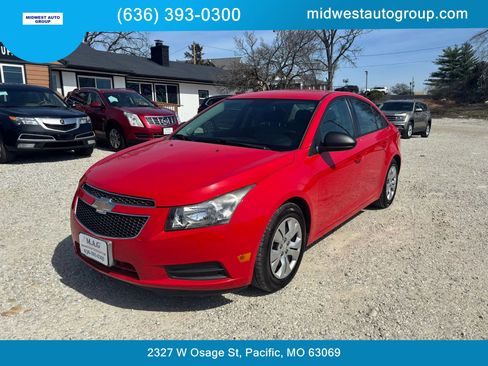 Used 2014 Chevrolet Cruze LS image 1