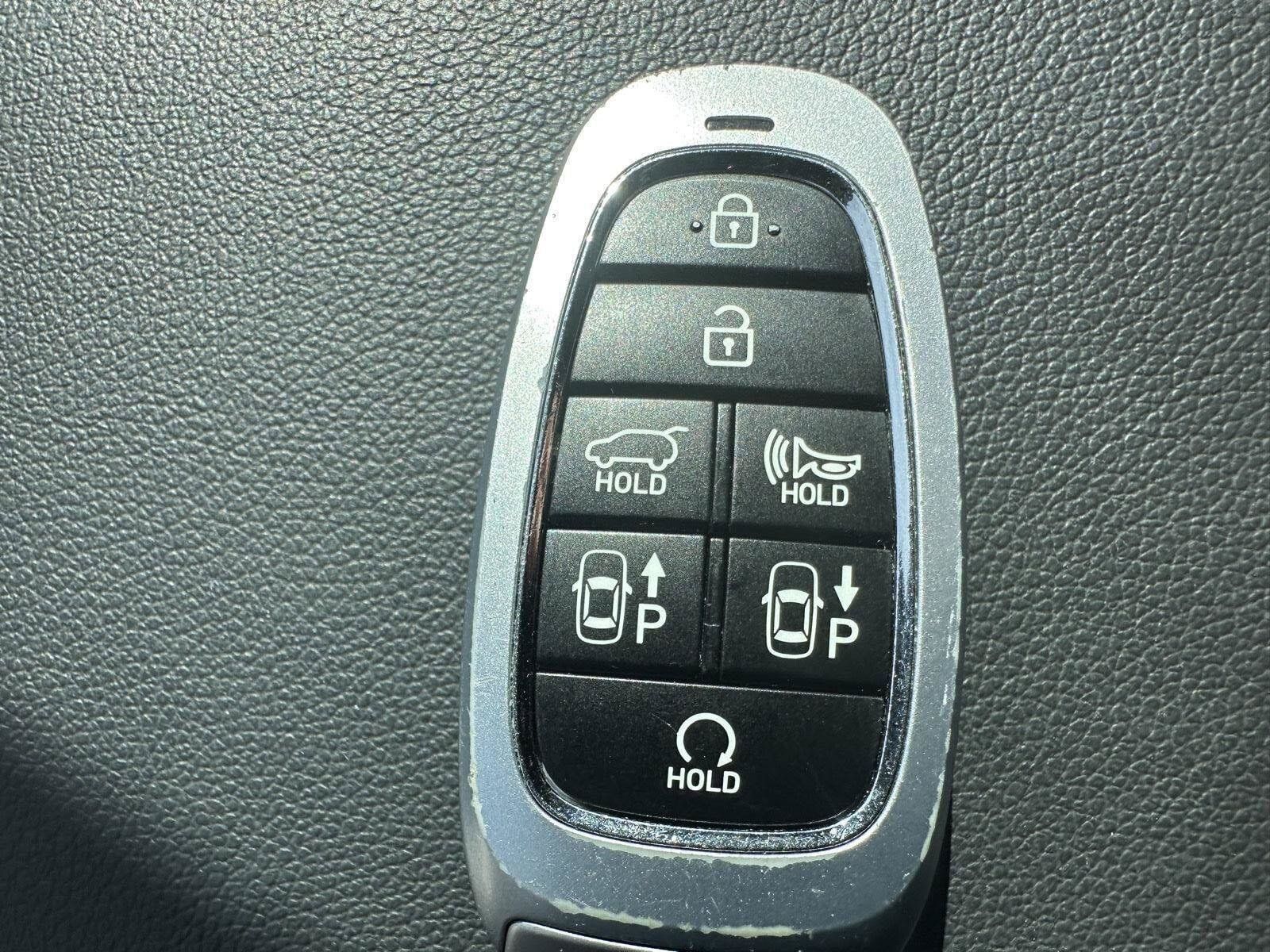 Certified 2023 Hyundai Tucson Limited AWD/4WD image 14