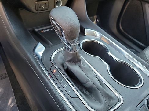 Used 2023 Chevrolet Traverse LT image 29