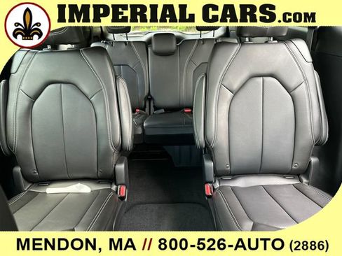New 2027 Chrysler Pacifica Select AWD/4WD image 35